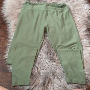 Green one size leggings!